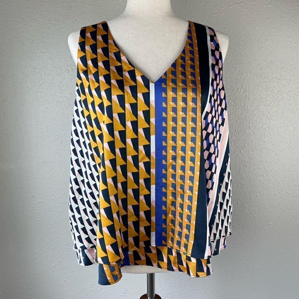 NWOT Bar III V-Neck Sleeveless Top Size XL